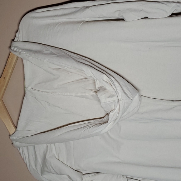 F21+ Light Sweatshirt - Picture 4 of 4